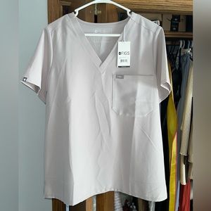 Catarina One-Pocket scrub top